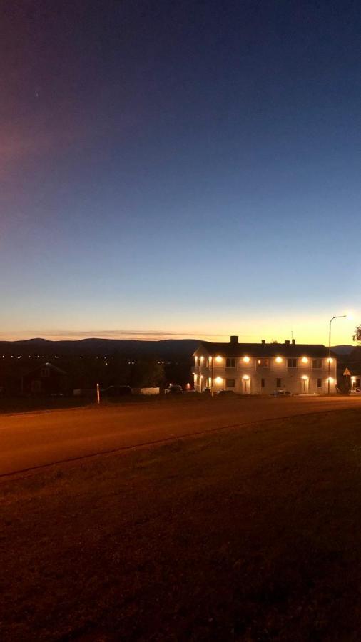 Fin Laegenhet I Centrala Oviken, Mellan Fjaell&Stad Exterior foto